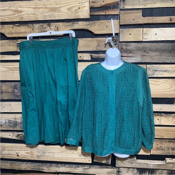 gene ewing bis Dresses & Skirts - Vintage Gene Ewing Bis Woman
Jacket Wrinkled Rich Denim Button Up
With Skirt USA